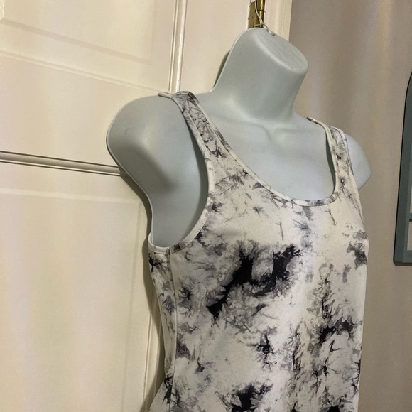 SHEIN Black and White Marble Bodysuit - Picture 3 of 5